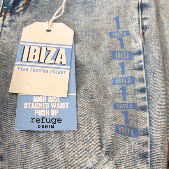 Refuge High Rise Light Blue Jeans - Picture 4 of 13